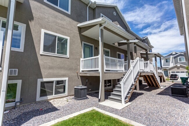 Photo - 695 S 1840 W