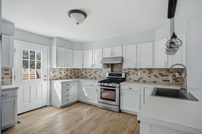 Photo - 2056 Calhoun Ct