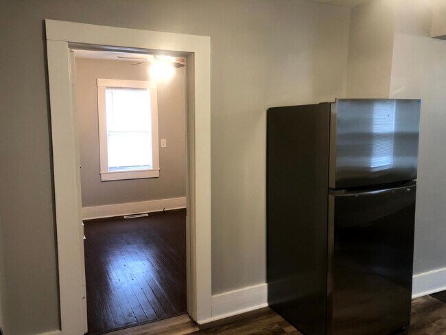 Photo - 915 S Newton Ave