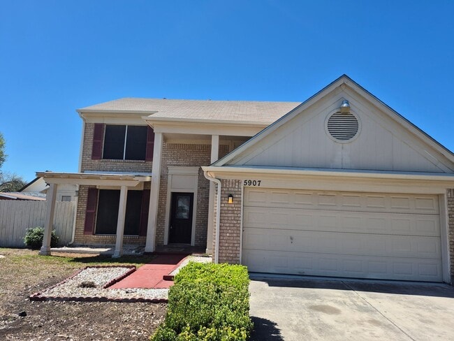 Photo - 5907 Deer Lake Dr