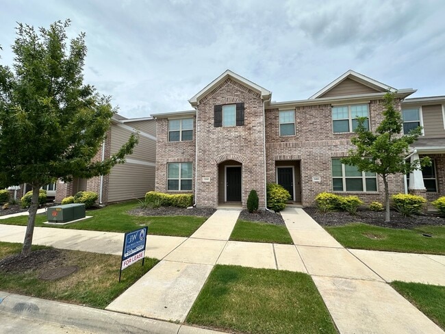 Building Photo - Great 3/2.5 for lease in Denton, Tx