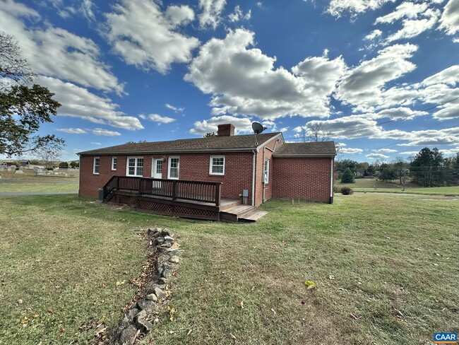 Building Photo - 68 Tanbark Dr