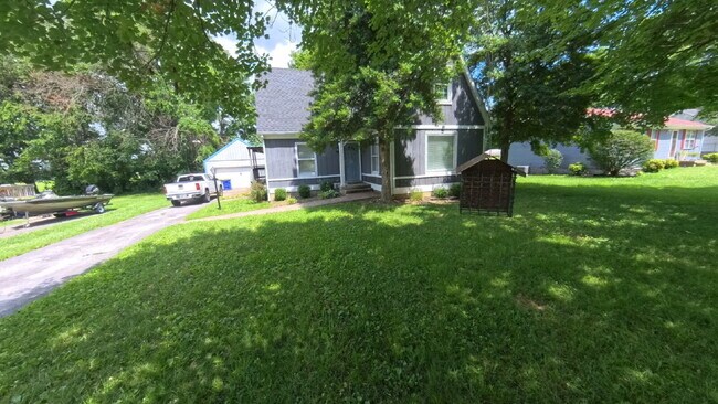 Building Photo - Stunning, Well-Maintained Craftsman Gem