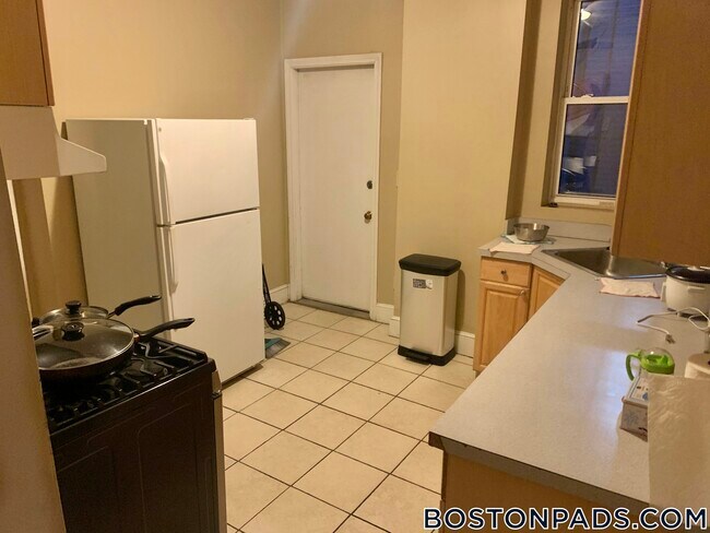 Photo - 17 Highgate St Unit 3