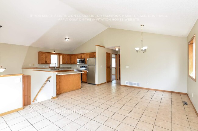 Photo - 351 4th Ave S