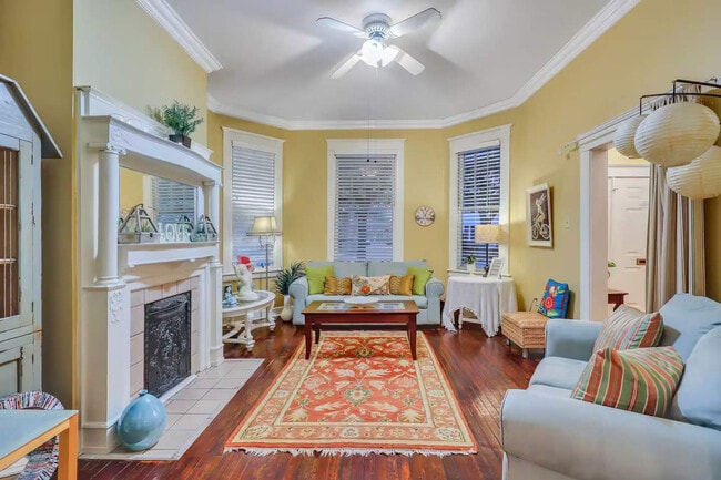 Photo - 524 E Duffy St Unit ID1369217P