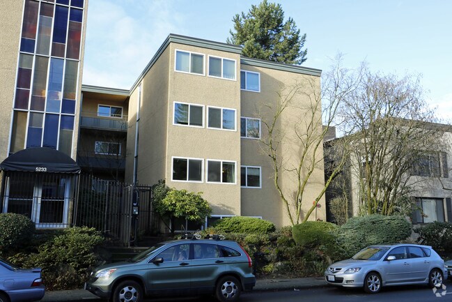 Photo - Iro Apartments