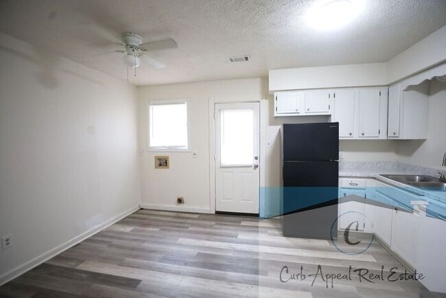 Photo - 2 bed, 1.5 bath apartment - $775 - HUD acc...