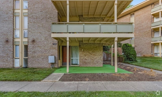 Building Photo - 7135 Donnell Pl Rental
