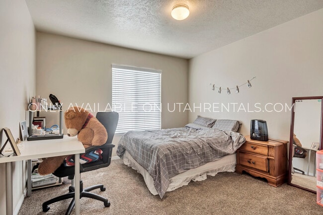 Photo - 112 West Cougar Blvd