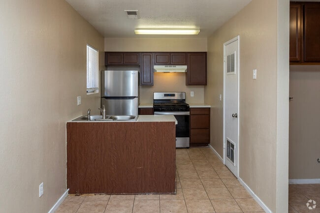 2BR, 1BA - 750SF - Dining Area - 1047 W 19TH ST - NO AVAILABILITY
