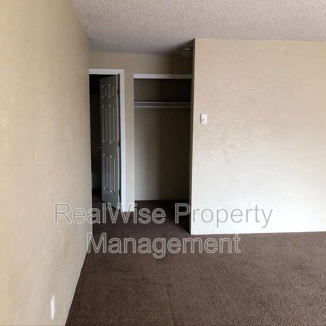Photo - 248 W Clark St