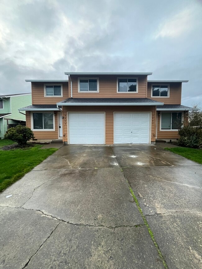 Building Photo - 2909 SE 38th Ct Unit 2907