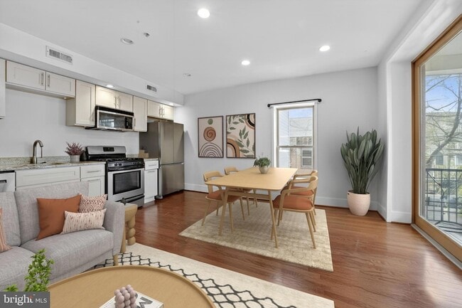 Building Photo - 249 Florida Ave NW Unit 23