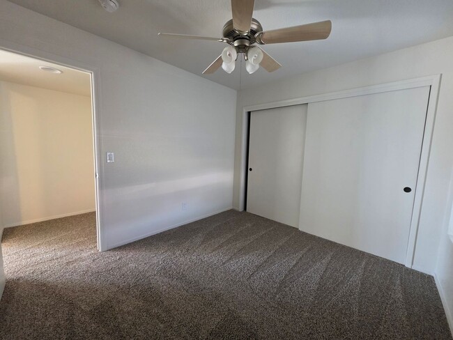 Photo - 1128 N Manzanita St