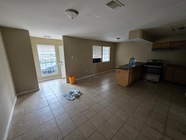 Building Photo - El Scott