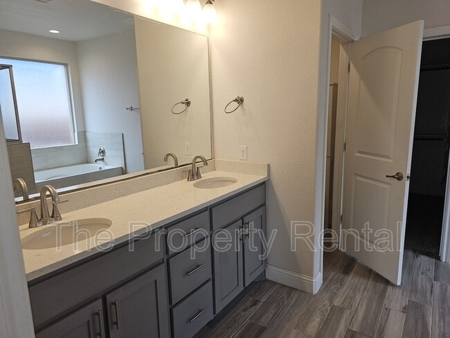 Photo - 1520 Overshine Ln