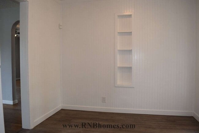 Photo - 440 Lampasas Ave