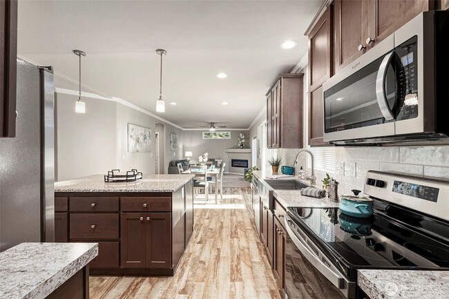 Photo - 39001 Shoreview Dr NE