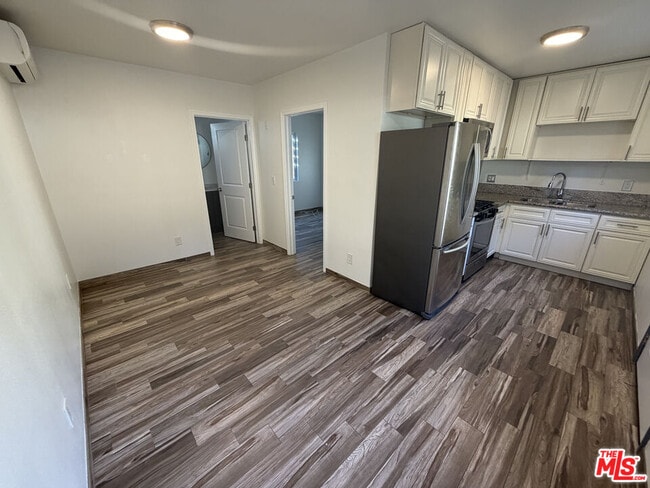 Photo - 5335 Rhea Ave