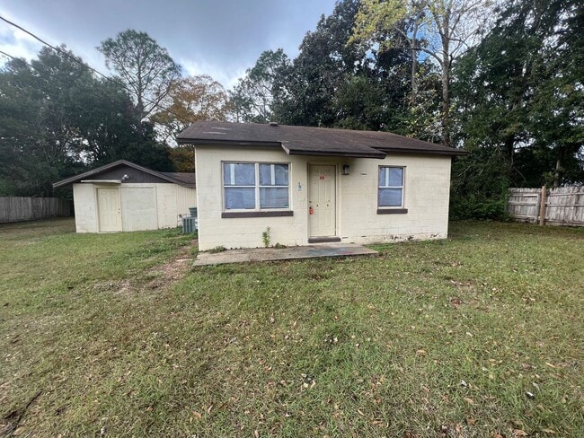 Photo - Northwest Pensacola - 2 bedroom, 1 bathroom