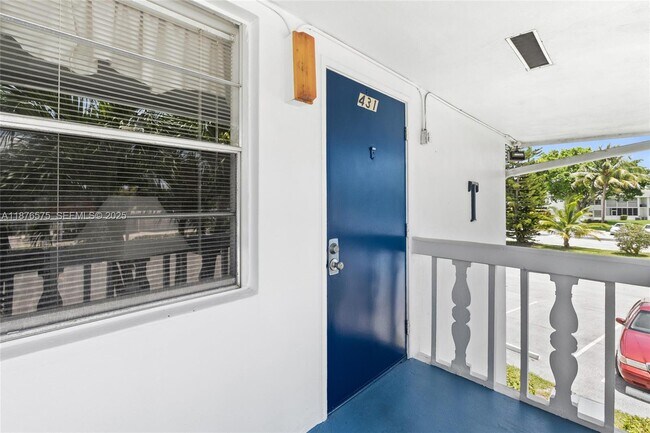 Photo - 431 Markham S Unit 431