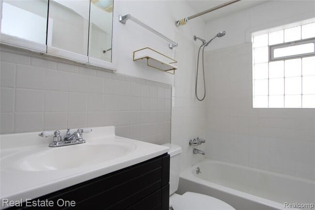 Photo - 1814 N Center St