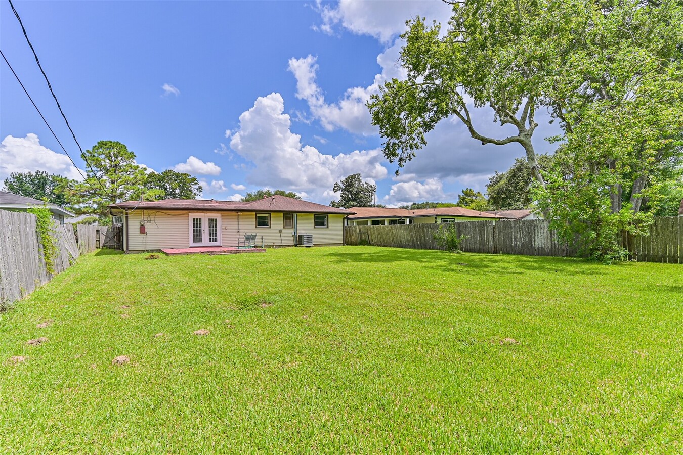 Photo - 807 Temple Dr