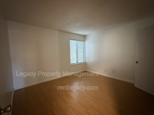 Photo - 2125 Northwood Cir Unit D