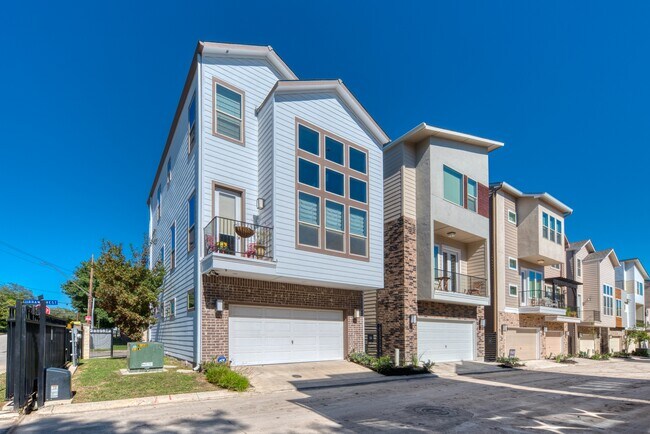 Photo - 3839 Harry Wurzbach Rd