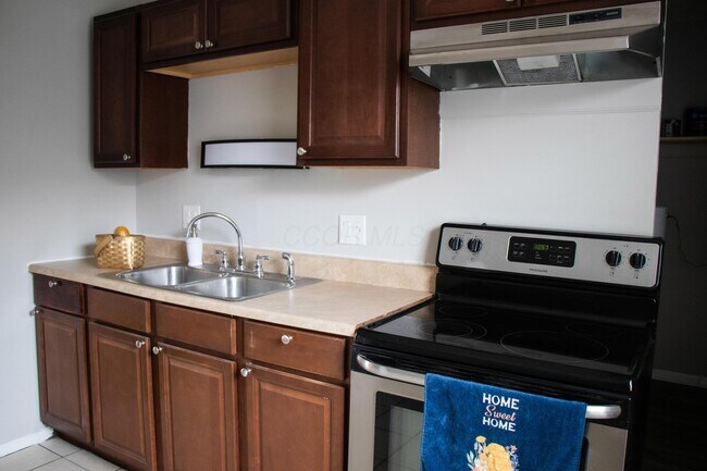 Photo - 2885 Atwood Terrace