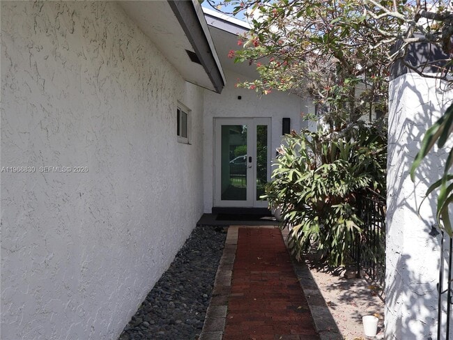 Photo - 5505 SW 9th St