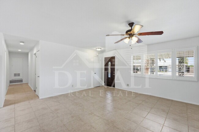 Photo - 10747 W Hope Dr