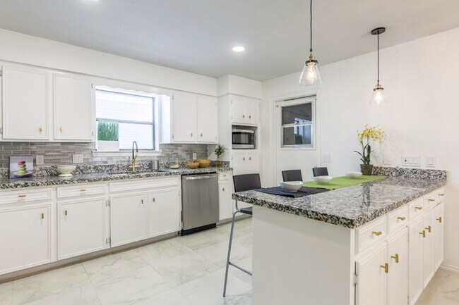 Photo - 1593-1595 W. Gastel Circle Unit 1595