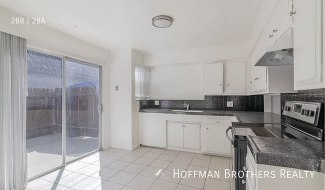 Photo - 3624 Dana St