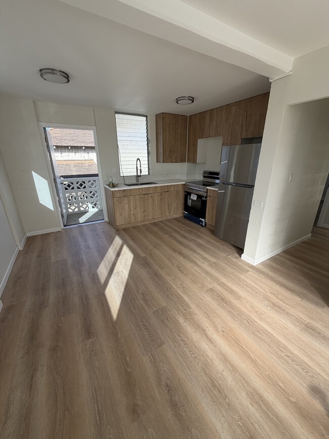 910 Factory St Unit 1