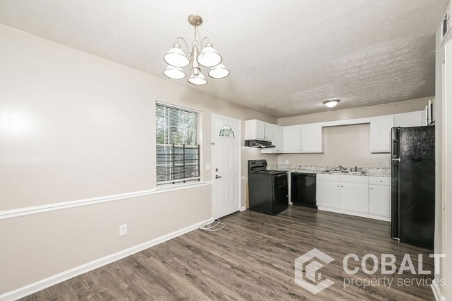Photo - 3510 Creekview Pl