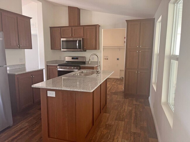 Photo - 21100 State St House