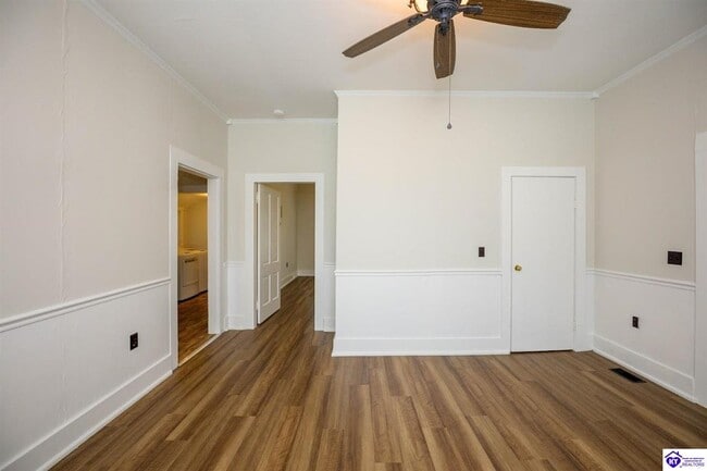 Photo - 203 W Warfield St