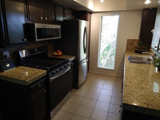 All new appliances - 6878 Navajo Rd Unidad 42