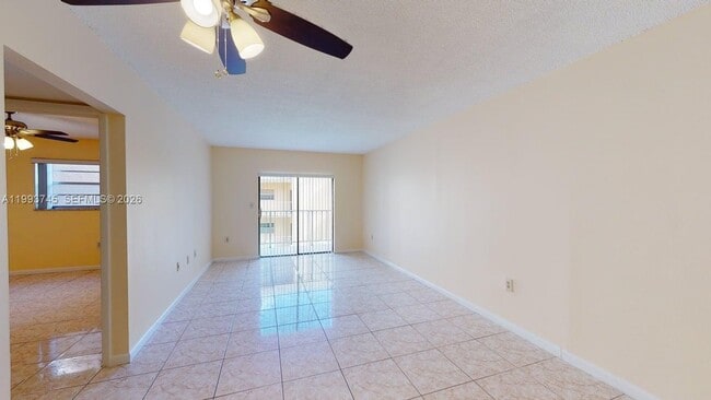 Photo - 1955 NE 135th St Unidad 301