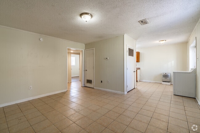 2BR, 1BA -750SF - Living Room - Sundance Townhomes