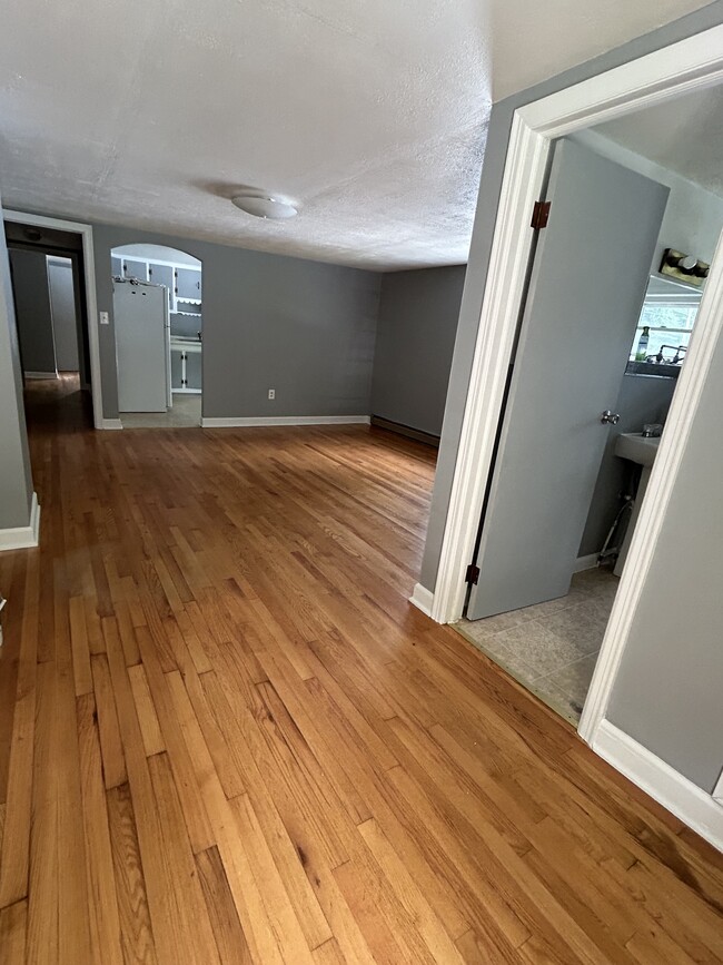 Building Photo - 4157 Poplar Camp Rd Unit Apartment A