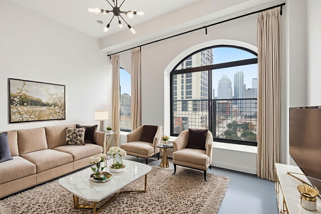 Building Photo - 507 Sabine St Unit 703