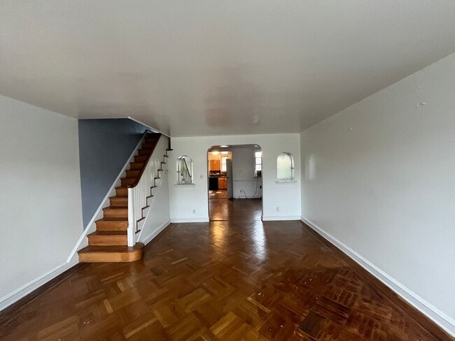 Photo - 3140 Longshore Ave