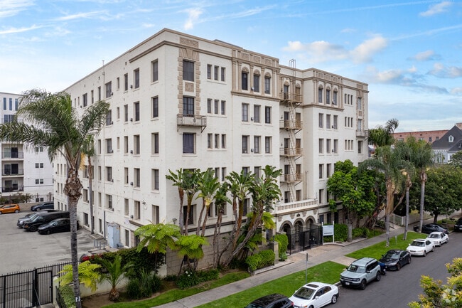 Building Photo - Wendover Apartments