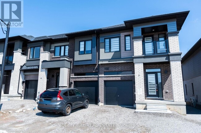 Photo - 660 Colborne St W