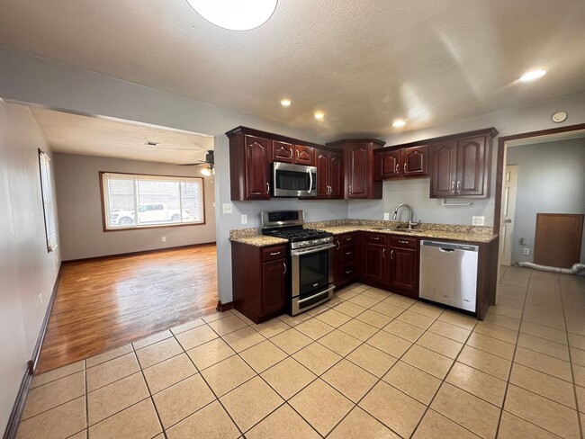 Photo - 3 bed, 1 bath