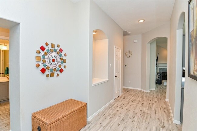 Photo - 2526 Lake Dale Ln