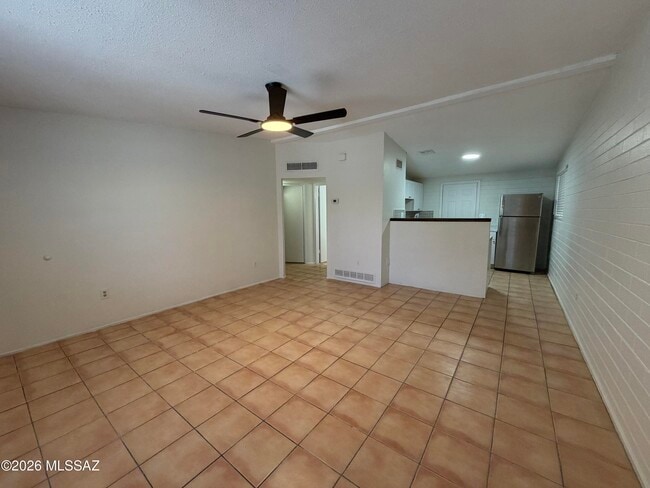 Photo - 3247 N Sycamore Ave
